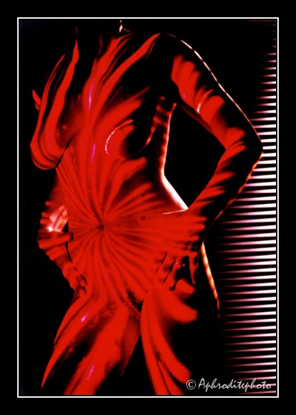 105 Femme fleur 1